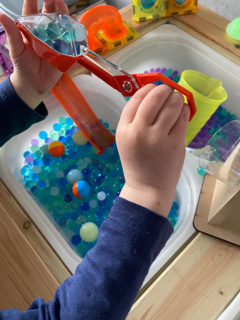 Rainbow tongs x6. Learning and Exploring Through Play